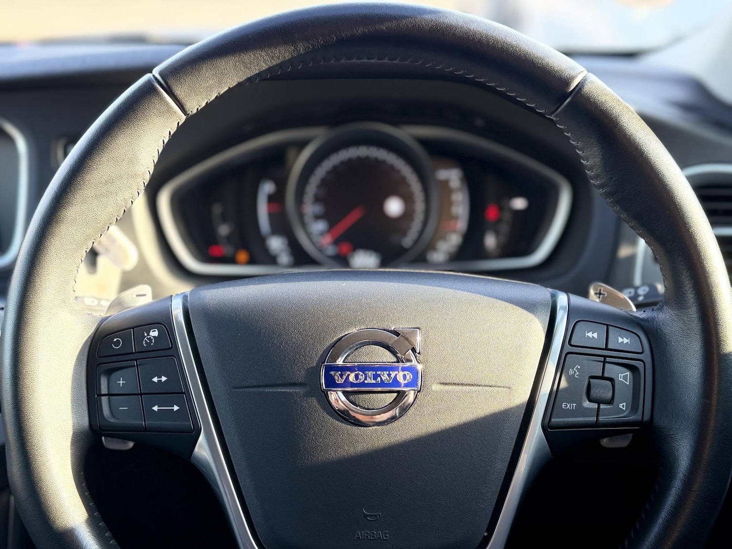 Used Volvo V40 2015 for sale - 78005586: Photo 20