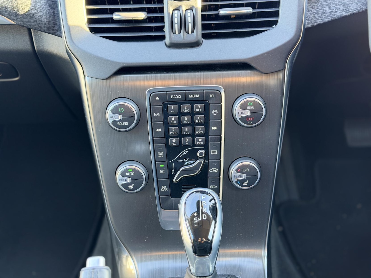 Used Volvo V40 2015 for sale - 78005586: Photo 27