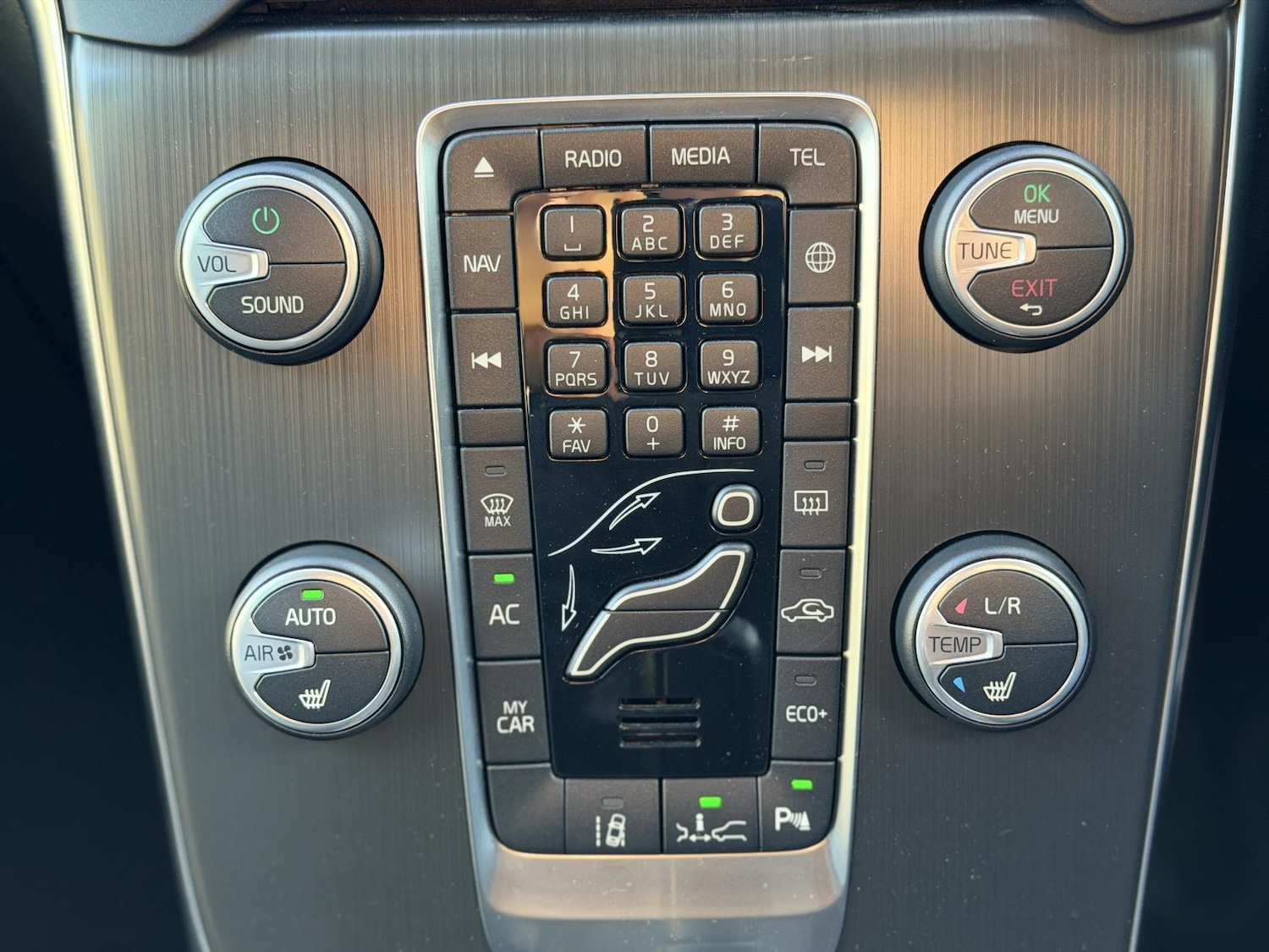 Used Volvo V40 2015 for sale - 78005586: Photo 28