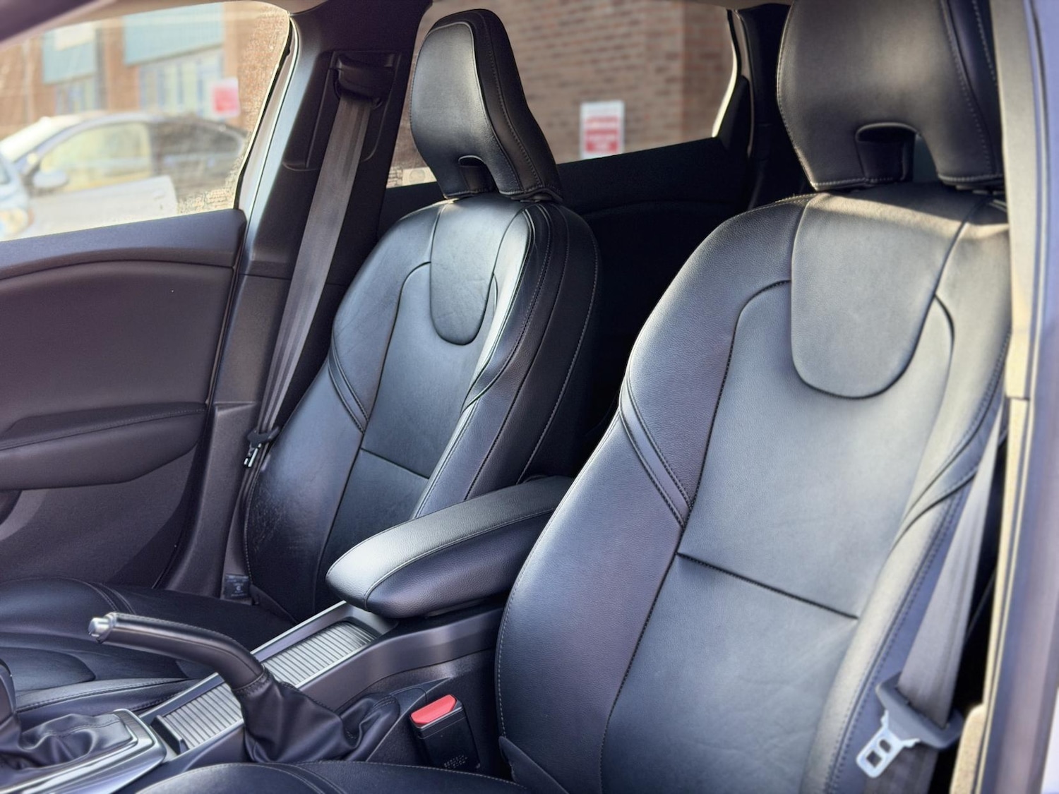 Used Volvo V40 2015 for sale - 78005586: Photo 31