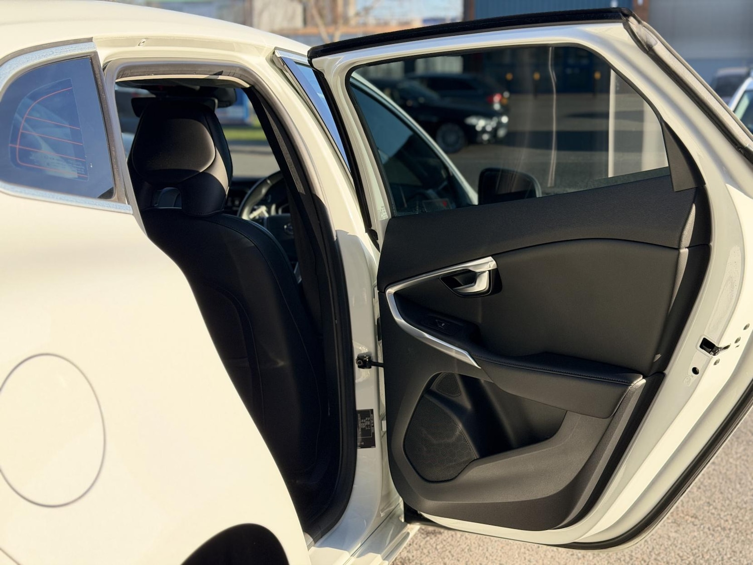 Used Volvo V40 2015 for sale - 78005586: Photo 35