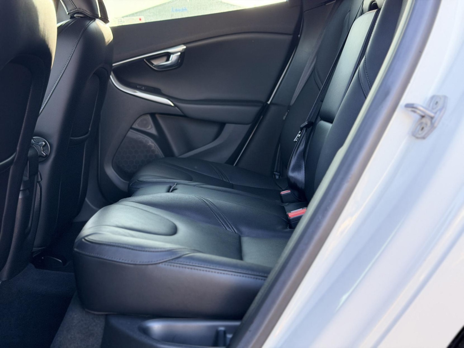 Used Volvo V40 2015 for sale - 78005586: Photo 41