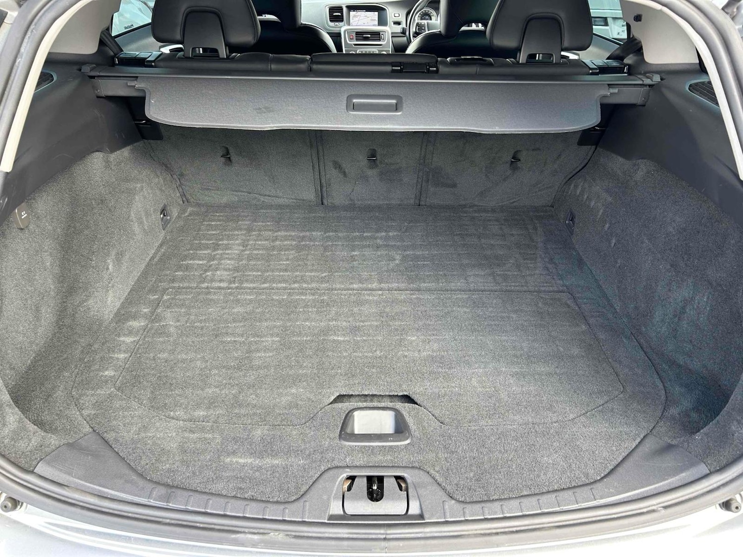 Used Volvo V60 2012 for sale - 77833769: Photo 11