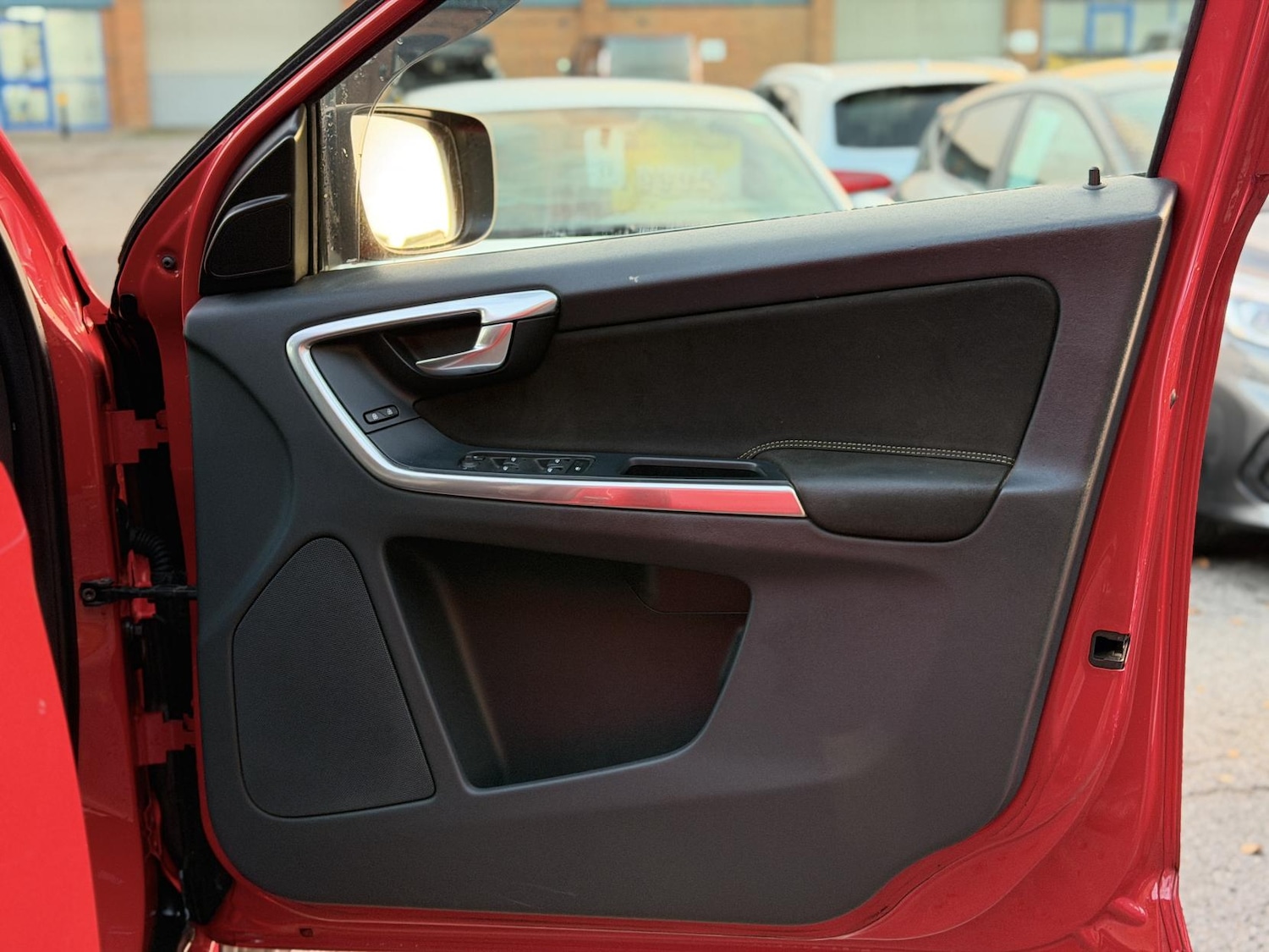 Used Volvo XC60 2015 for sale - 76606438: Photo 16