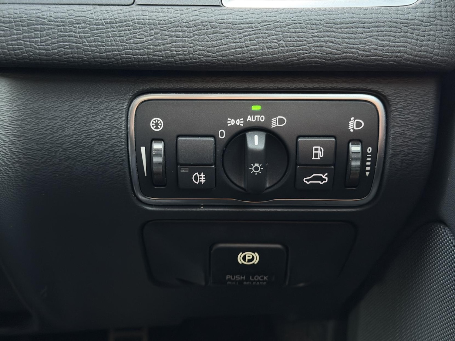 Used Volvo XC60 2015 for sale - 76606438: Photo 23