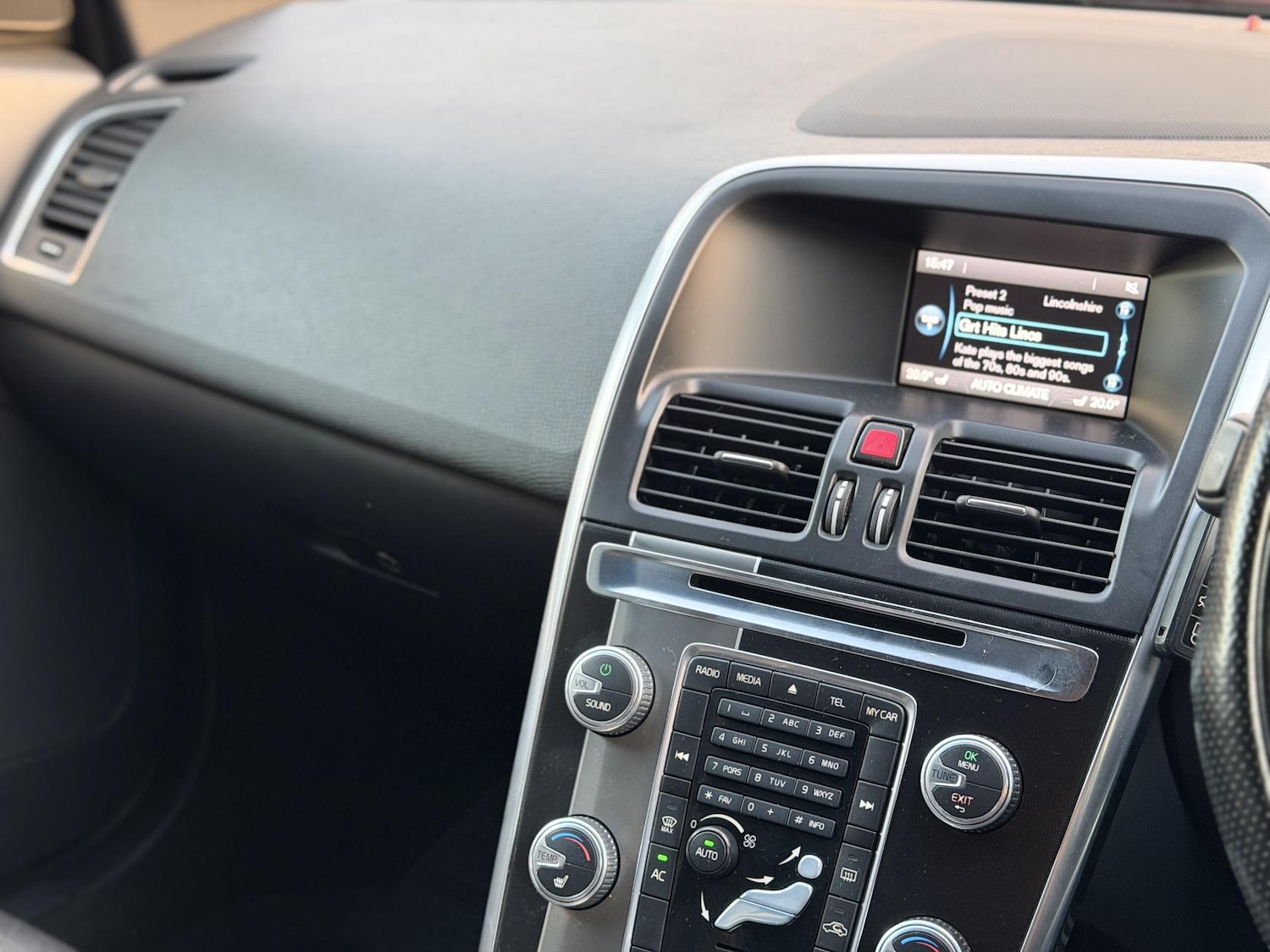 Used Volvo XC60 2015 for sale - 76606438: Photo 24