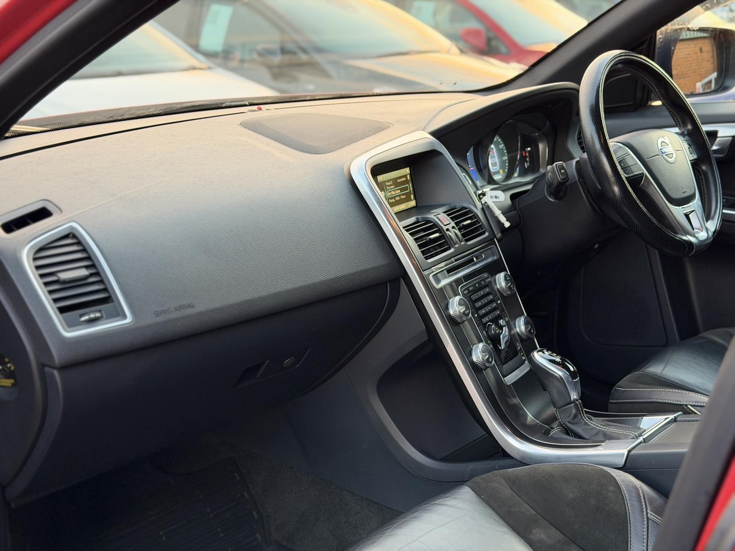 Used Volvo XC60 2015 for sale - 76606438: Photo 32