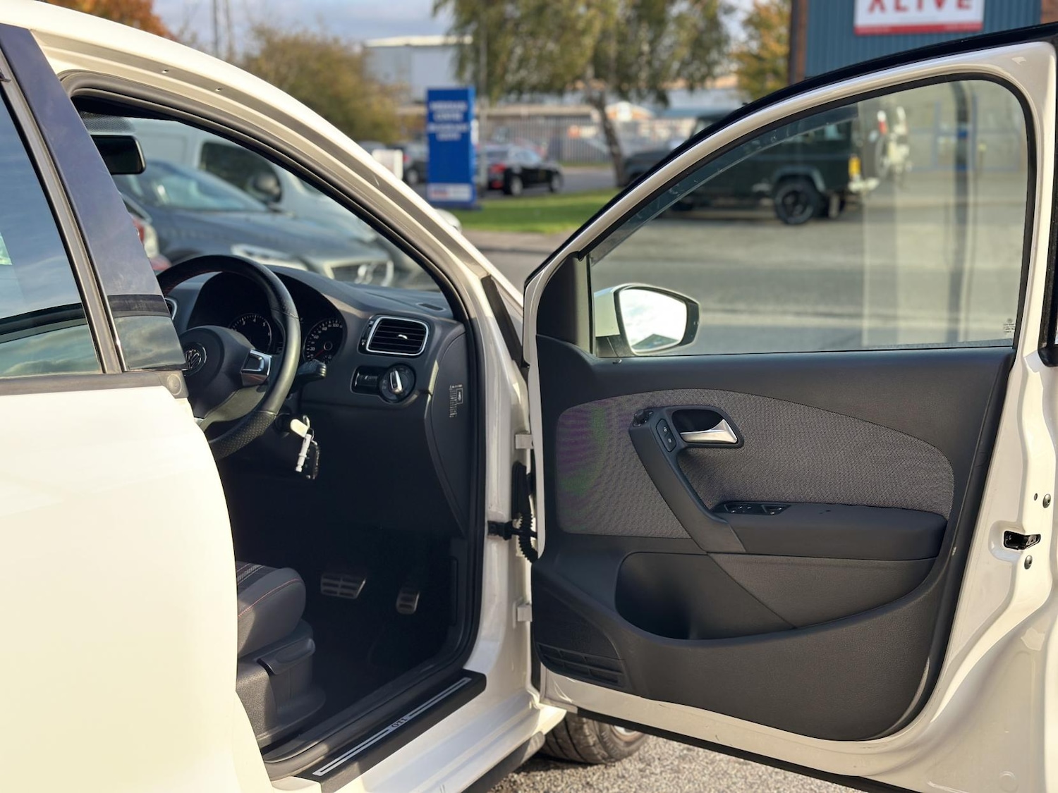 Used Volkswagen Polo 2013 for sale - 76222979: Photo 12