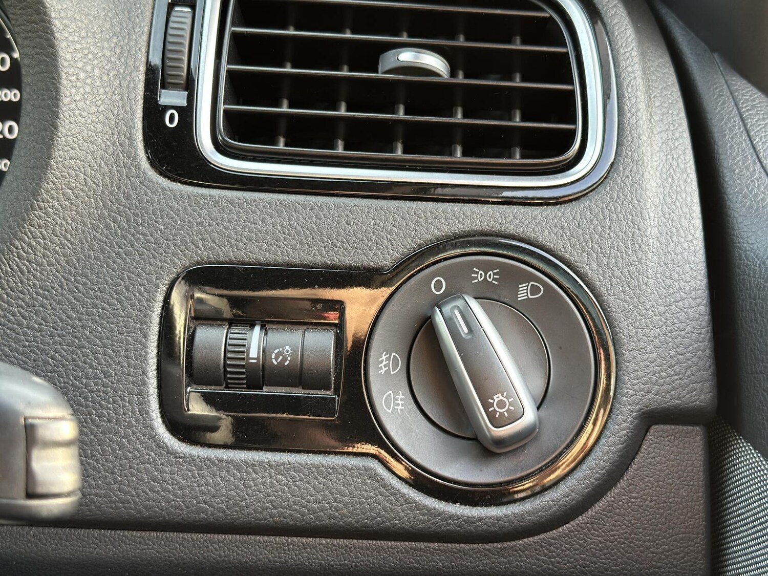 Used Volkswagen Polo 2013 for sale - 76222979: Photo 21