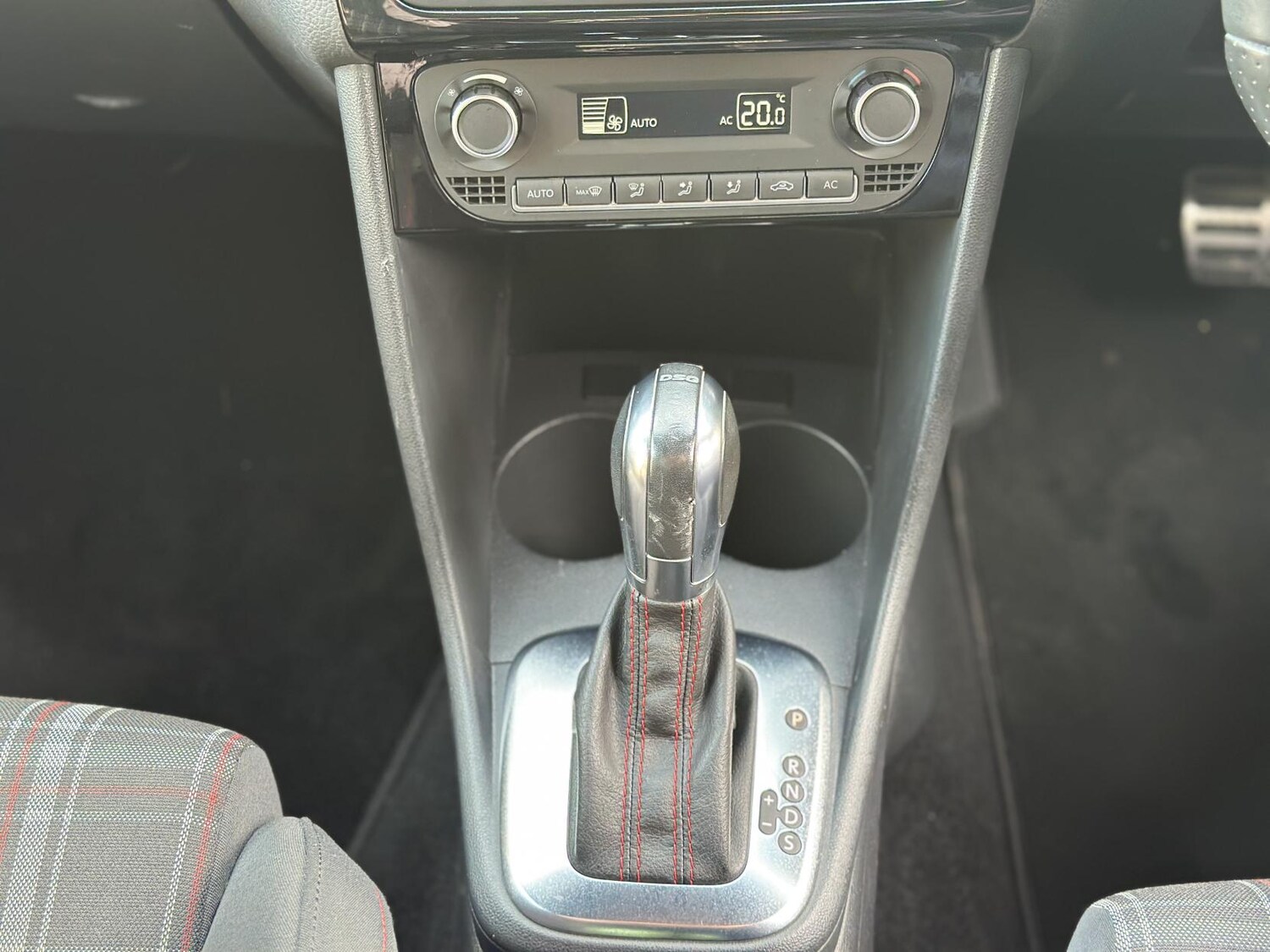 Used Volkswagen Polo 2013 for sale - 76222979: Photo 24