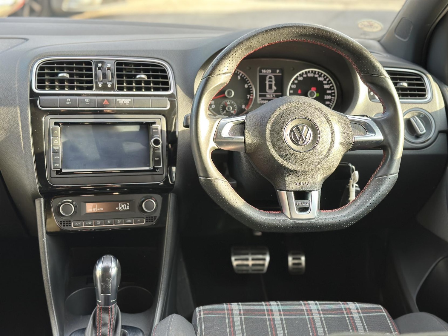 Used Volkswagen Polo 2013 for sale - 76222979: Photo 3