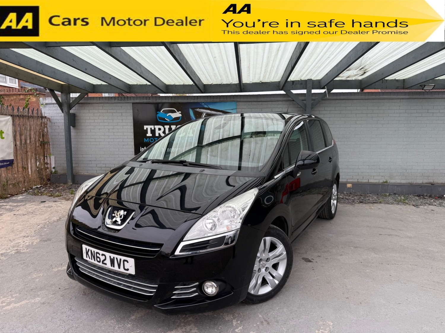 Used Peugeot 5008 2012 for sale - 76317760: Photo 1