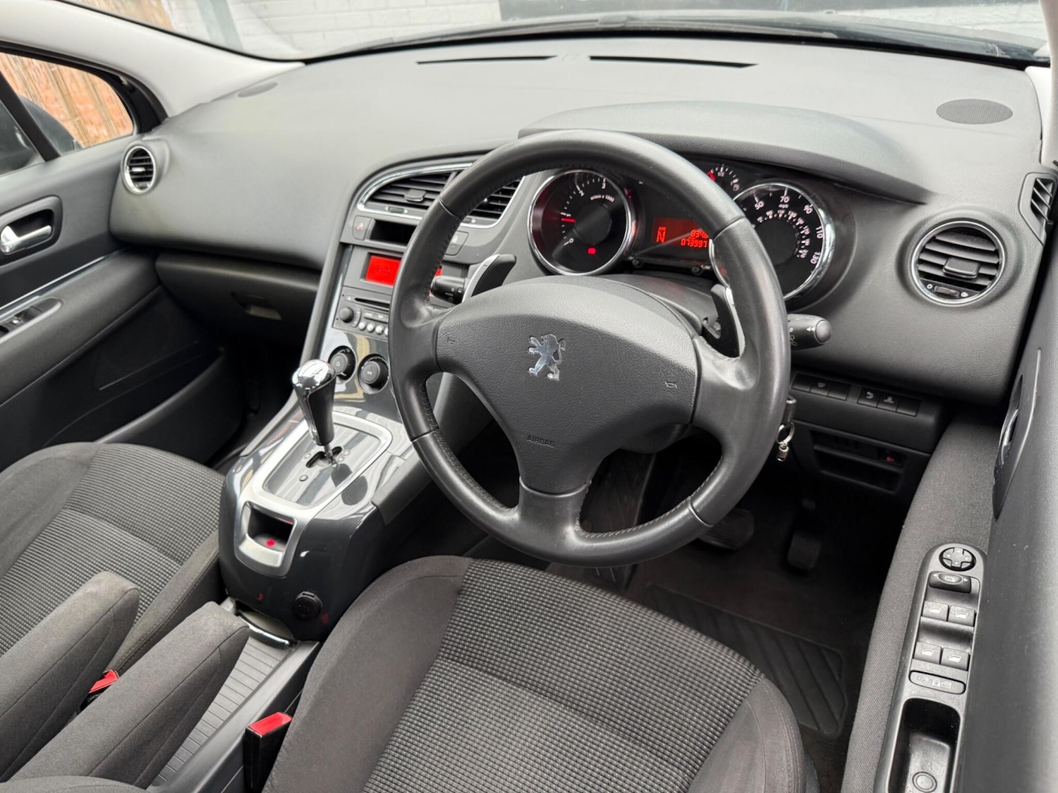 Used Peugeot 5008 2012 for sale - 76317760: Photo 17