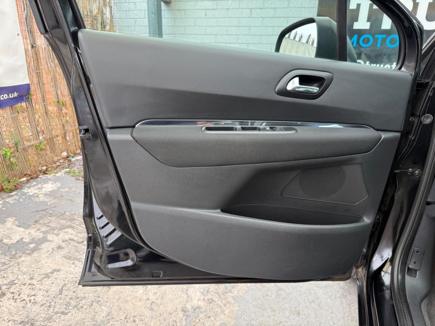 Used Peugeot 5008 2012 for sale - 76317760: Photo 36