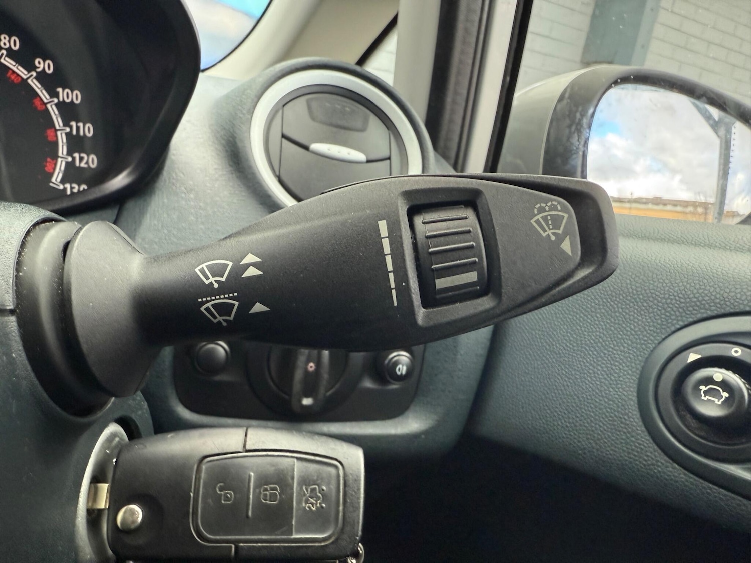 Used Ford Fiesta 2012 for sale - 76399005: Photo 28