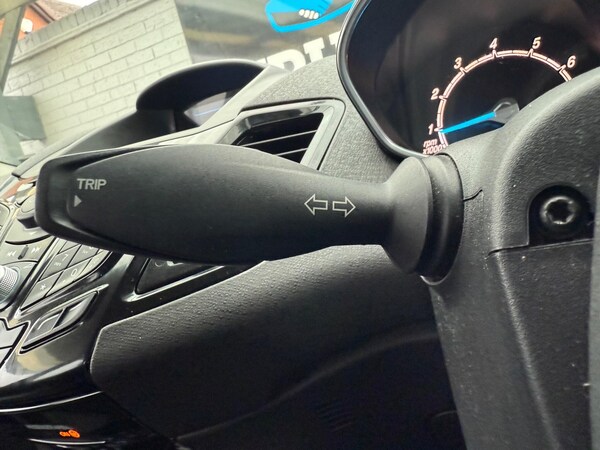 Used Ford Fiesta 2013 for sale - 76307304: Photo 28