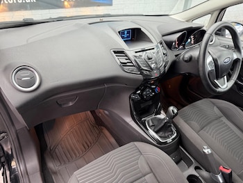 Used Ford Fiesta 2013 for sale - 76307304: Photo