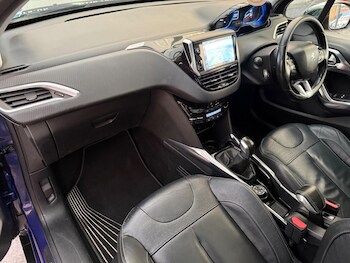 Used Peugeot 2008 2015 for sale - 76521942: Photo