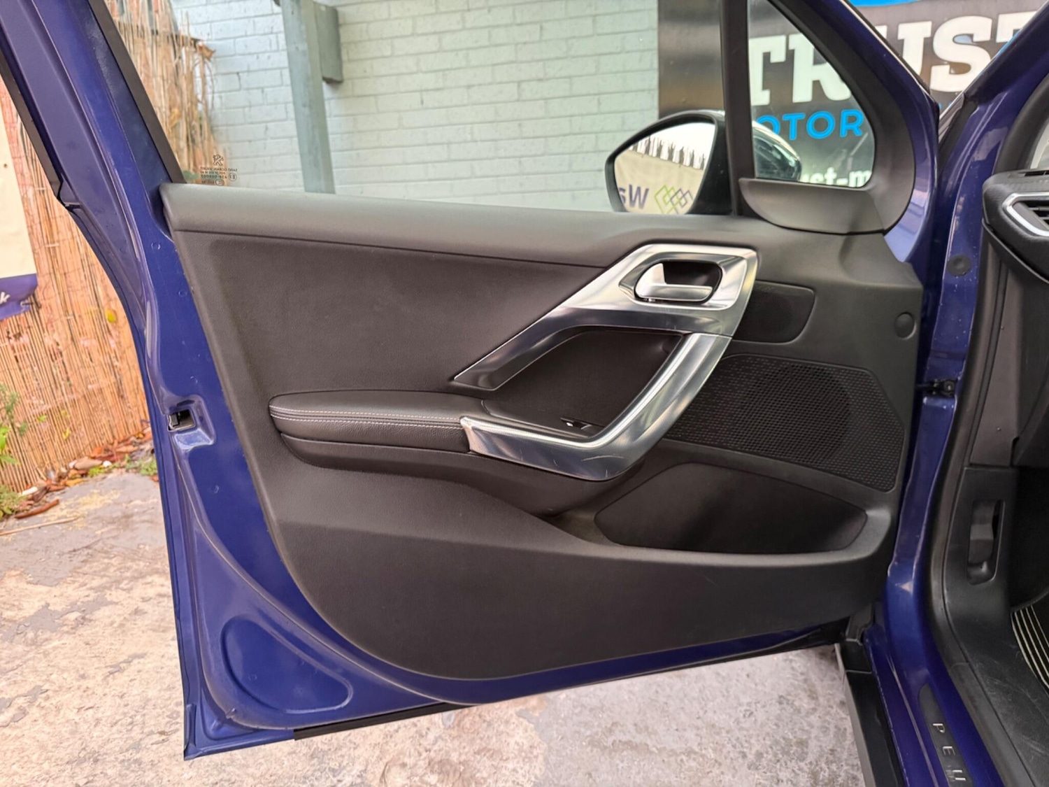 Used Peugeot 2008 2015 for sale - 76521942: Photo 40