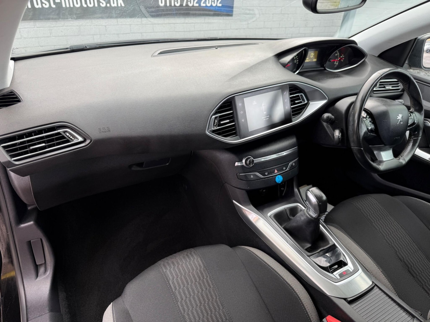 Used Peugeot 308 2015 for sale - 76432737: Photo 2