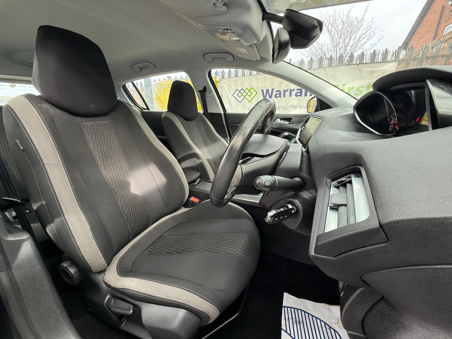 Used Peugeot 308 2015 for sale - 76432737: Photo 20