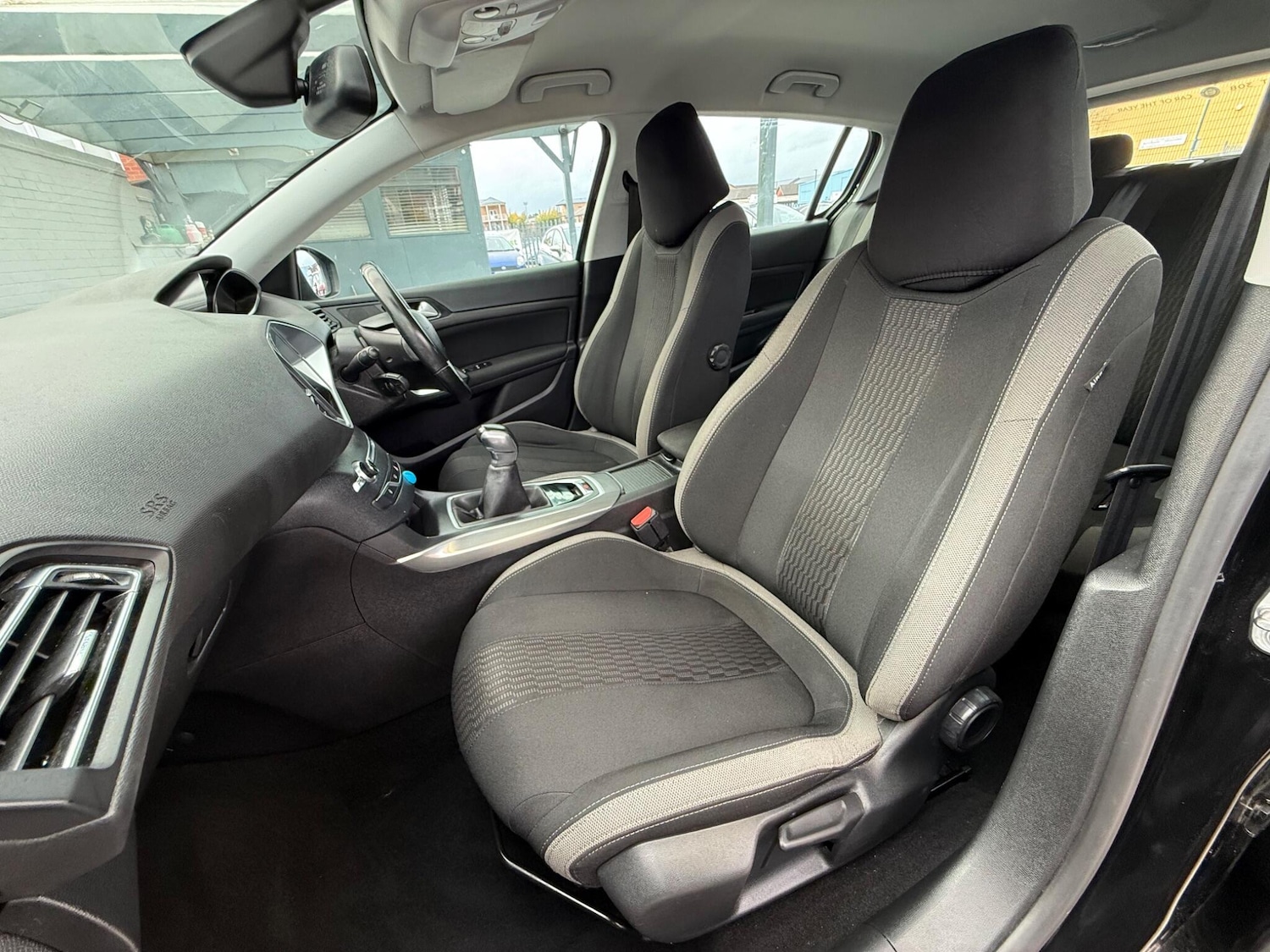 Used Peugeot 308 2015 for sale - 76432737: Photo 23