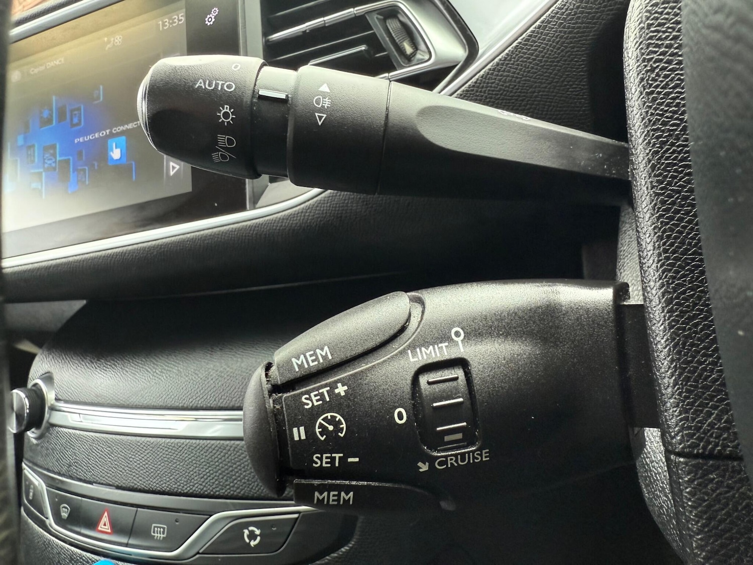 Used Peugeot 308 2015 for sale - 76432737: Photo 28