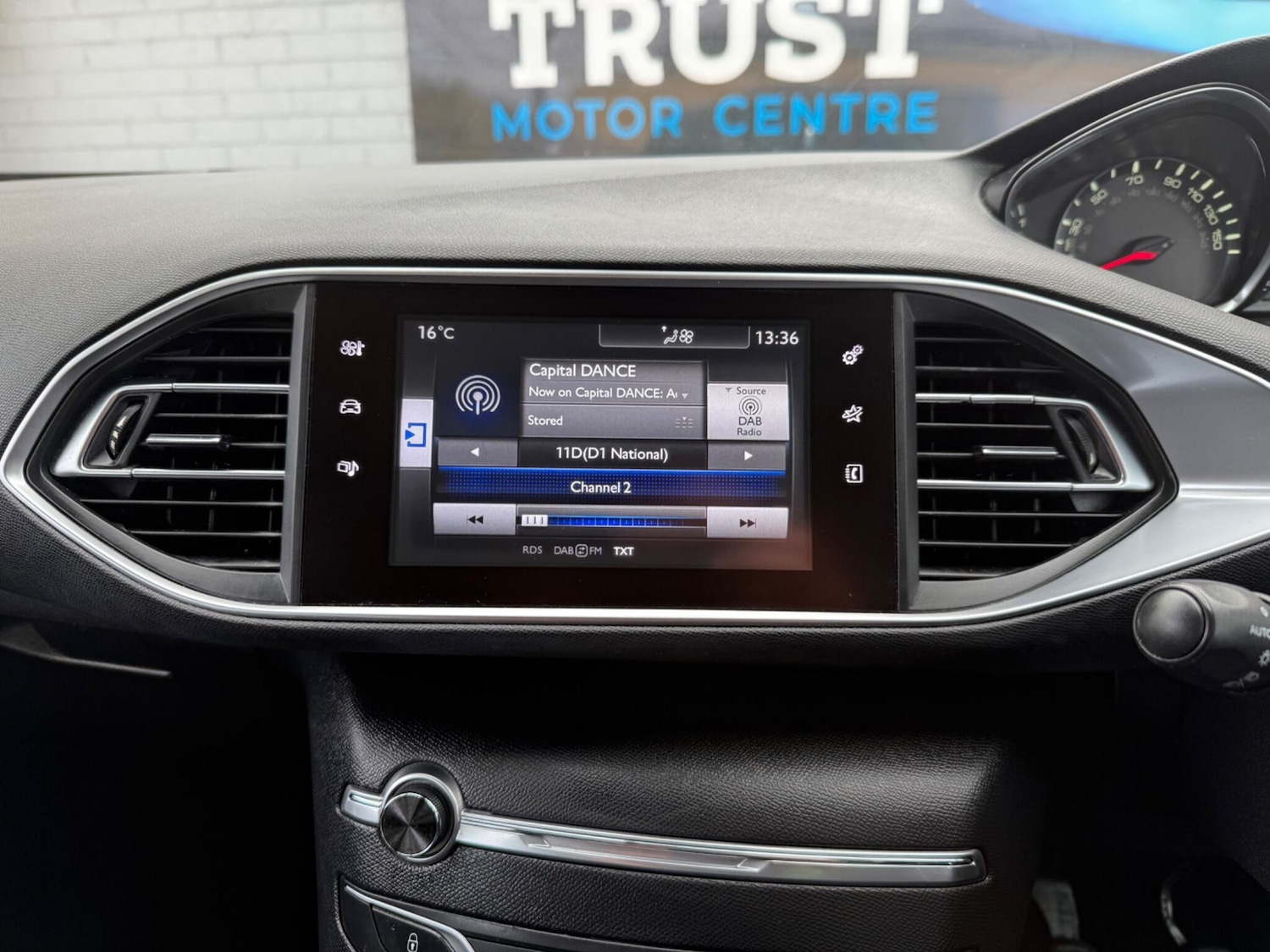 Used Peugeot 308 2015 for sale - 76432737: Photo 30