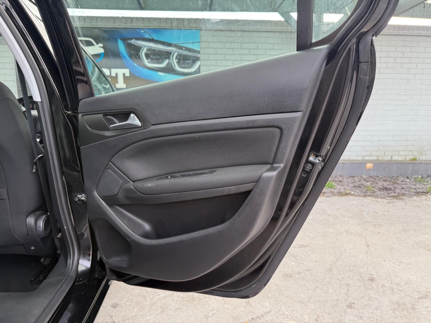 Used Peugeot 308 2015 for sale - 76432737: Photo 38