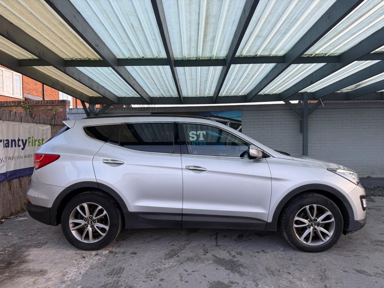 Used Hyundai Santa Fe 2013 for sale - 76572448: Photo 10