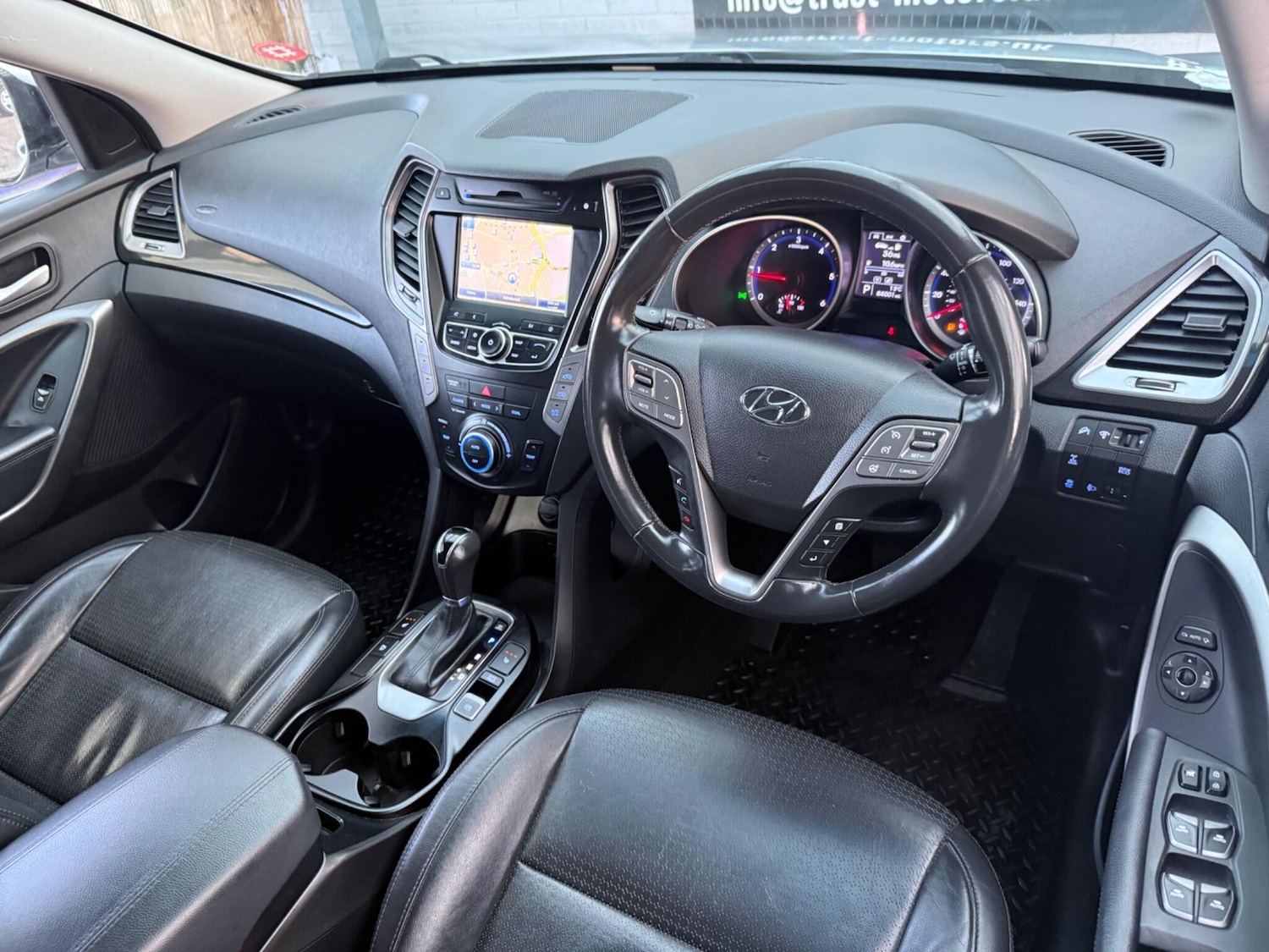 Used Hyundai Santa Fe 2013 for sale - 76572448: Photo 18