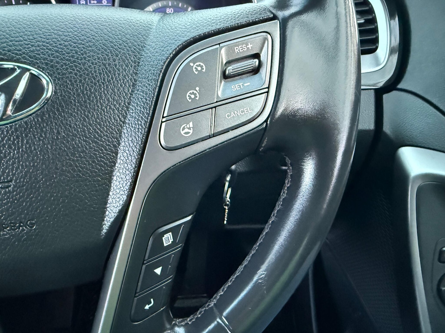 Used Hyundai Santa Fe 2013 for sale - 76572448: Photo 29