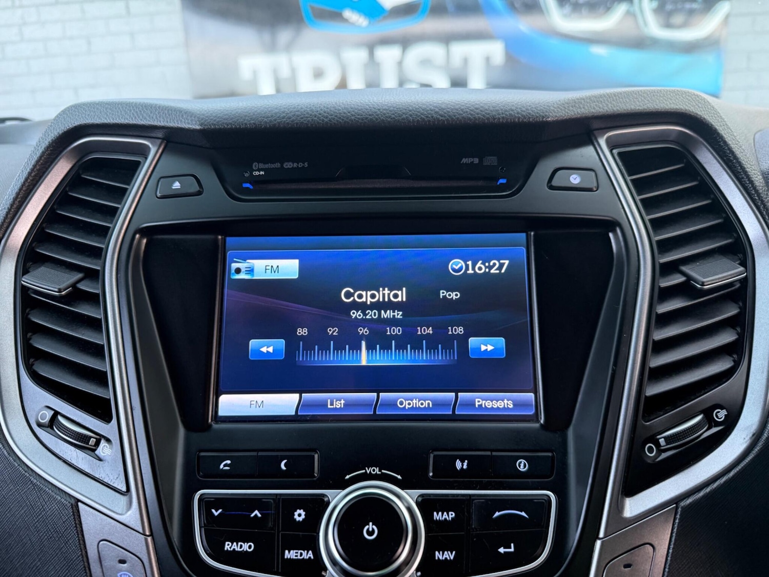 Used Hyundai Santa Fe 2013 for sale - 76572448: Photo 33