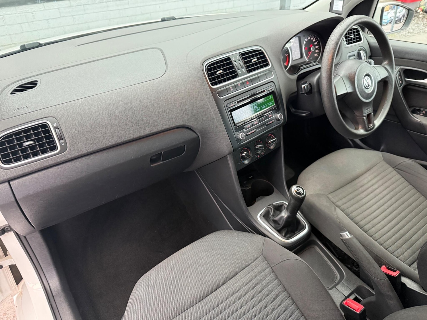 Used Volkswagen Polo 2012 for sale - 76597200: Photo 2