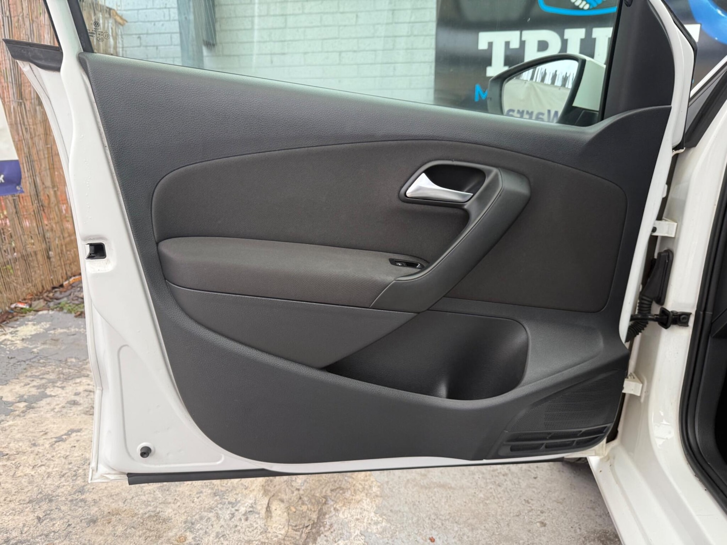 Used Volkswagen Polo 2012 for sale - 76597200: Photo 40