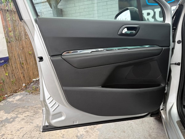 Used Peugeot 3008 2015 for sale - 76306717: Photo 38