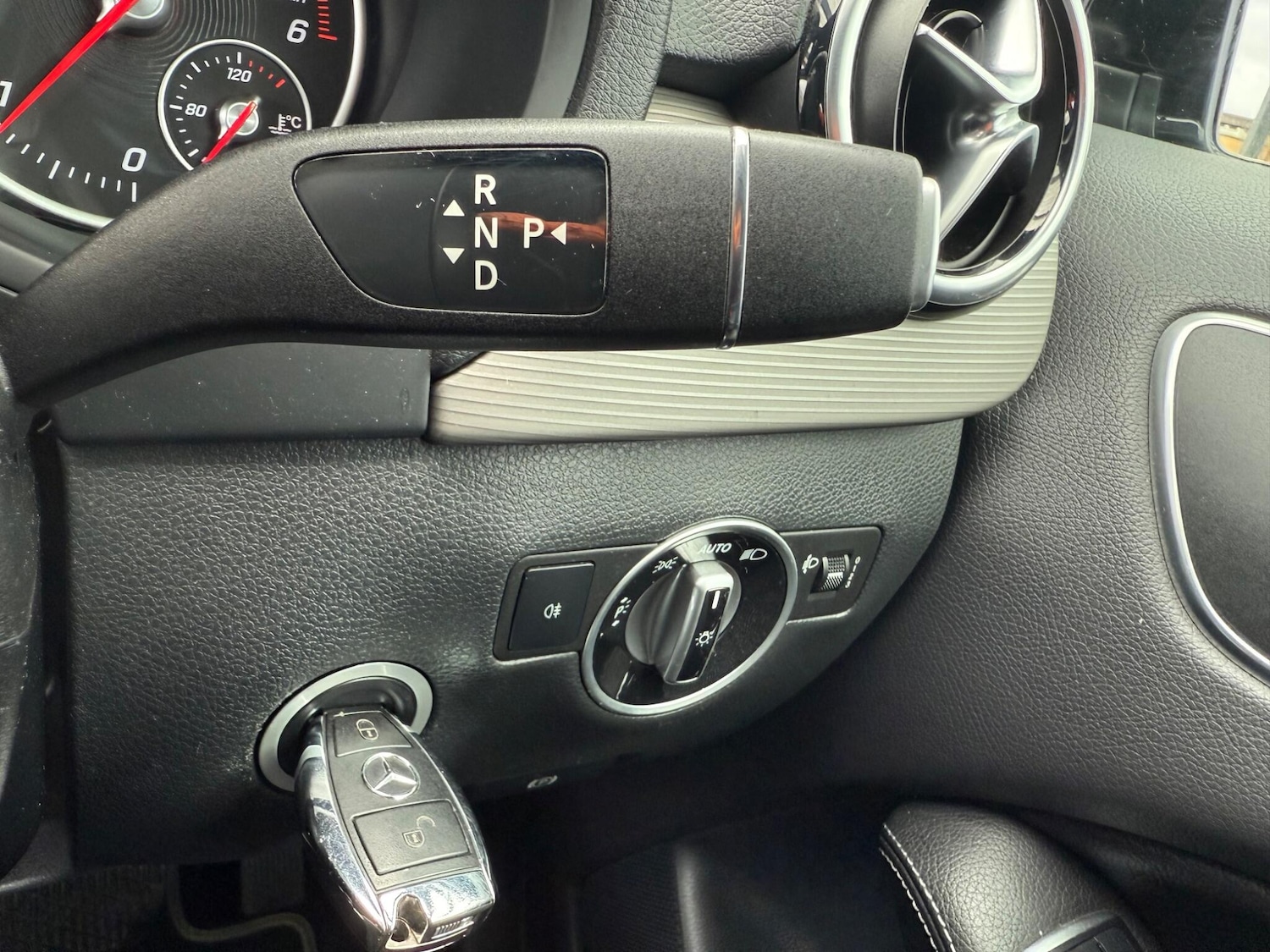 Used Mercedes-Benz B Class 2015 for sale - 76326111: Photo 30