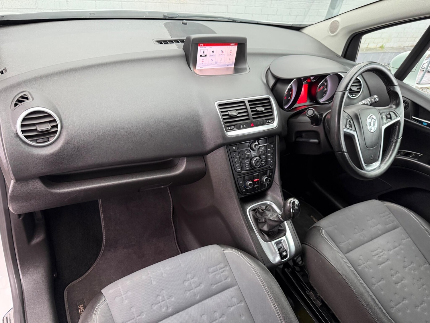 Used Vauxhall Meriva 2015 for sale - 76485359: Photo 2