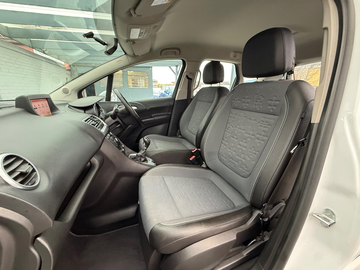 Used Vauxhall Meriva 2015 for sale - 76485359: Photo 21