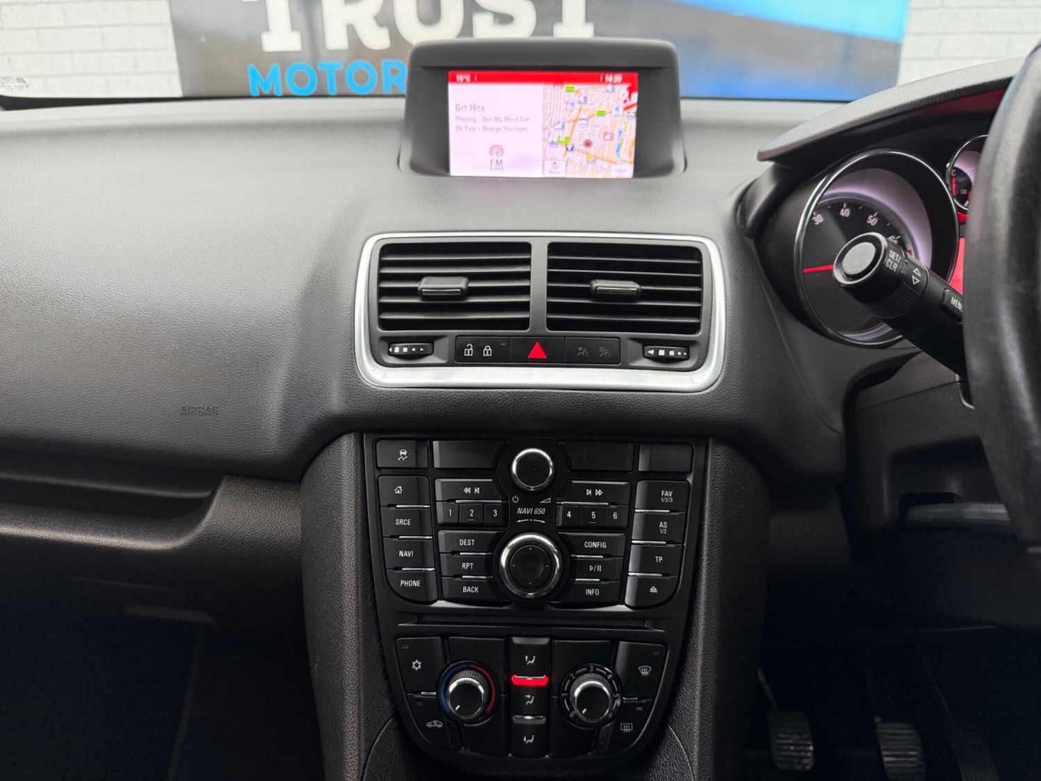 Used Vauxhall Meriva 2015 for sale - 76485359: Photo 30