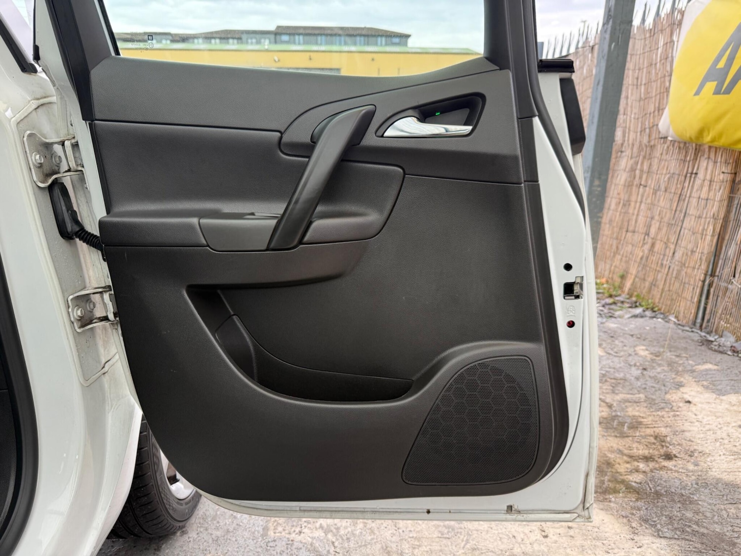 Used Vauxhall Meriva 2015 for sale - 76485359: Photo 39