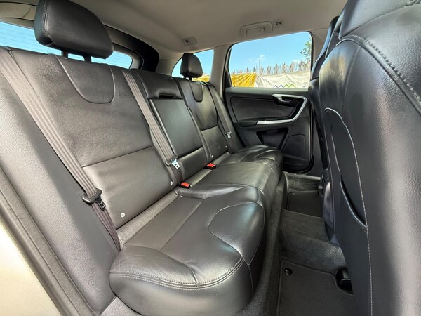 Used Volvo XC60 2014 for sale - 76306213: Photo 21