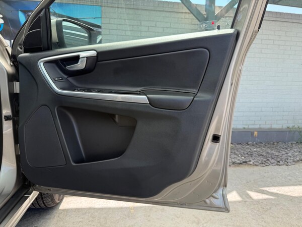 Used Volvo XC60 2014 for sale - 76306213: Photo 38
