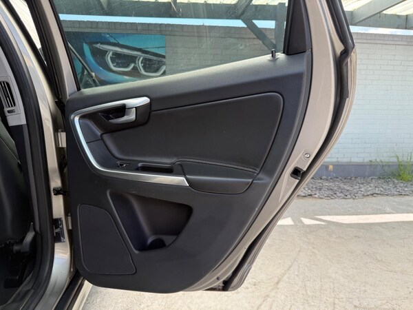 Used Volvo XC60 2014 for sale - 76306213: Photo 39