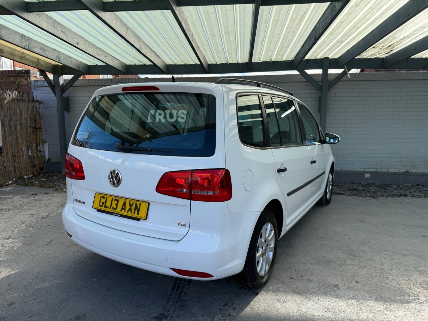 Used Volkswagen Touran 2013 for sale - 76378091: Photo 4