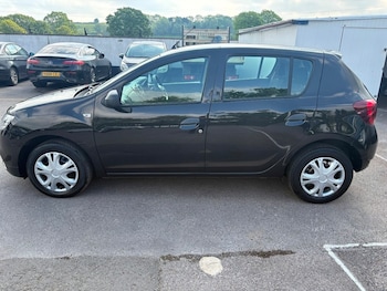 Used Dacia Sandero 2017 for sale - 78525846: Photo