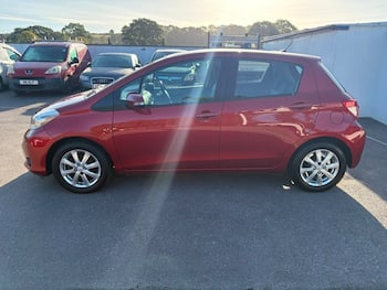 Used Toyota Yaris 2012 for sale - 79749882: Photo