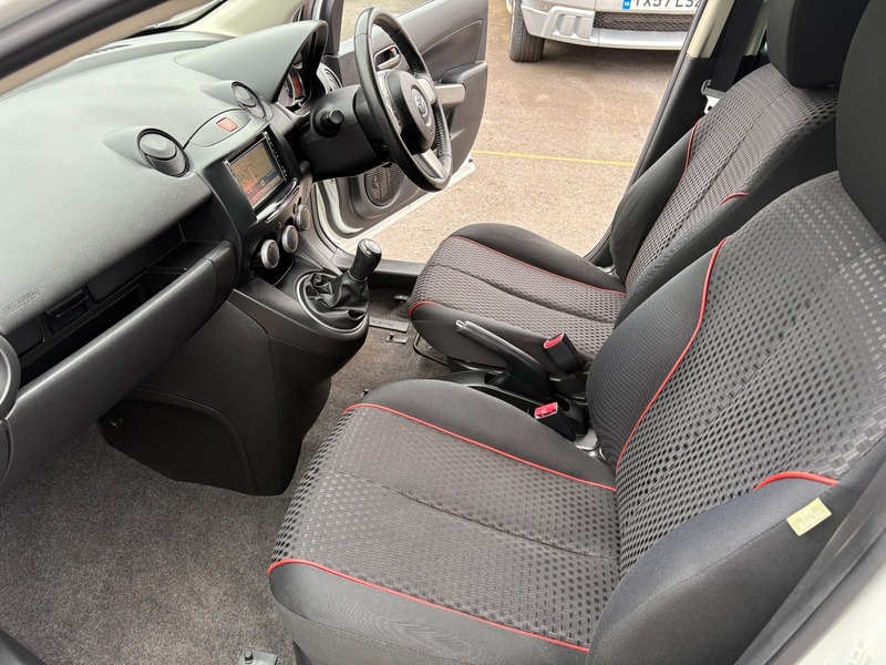 Used Mazda Mazda2 2013 for sale - 76313324: Photo 14