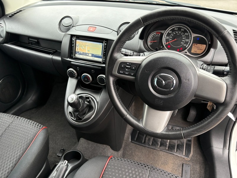 Used Mazda Mazda2 2013 for sale - 76313324: Photo 9