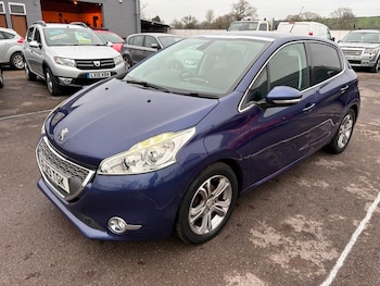 Used Peugeot 208 2013 for sale - 77038645: Photo